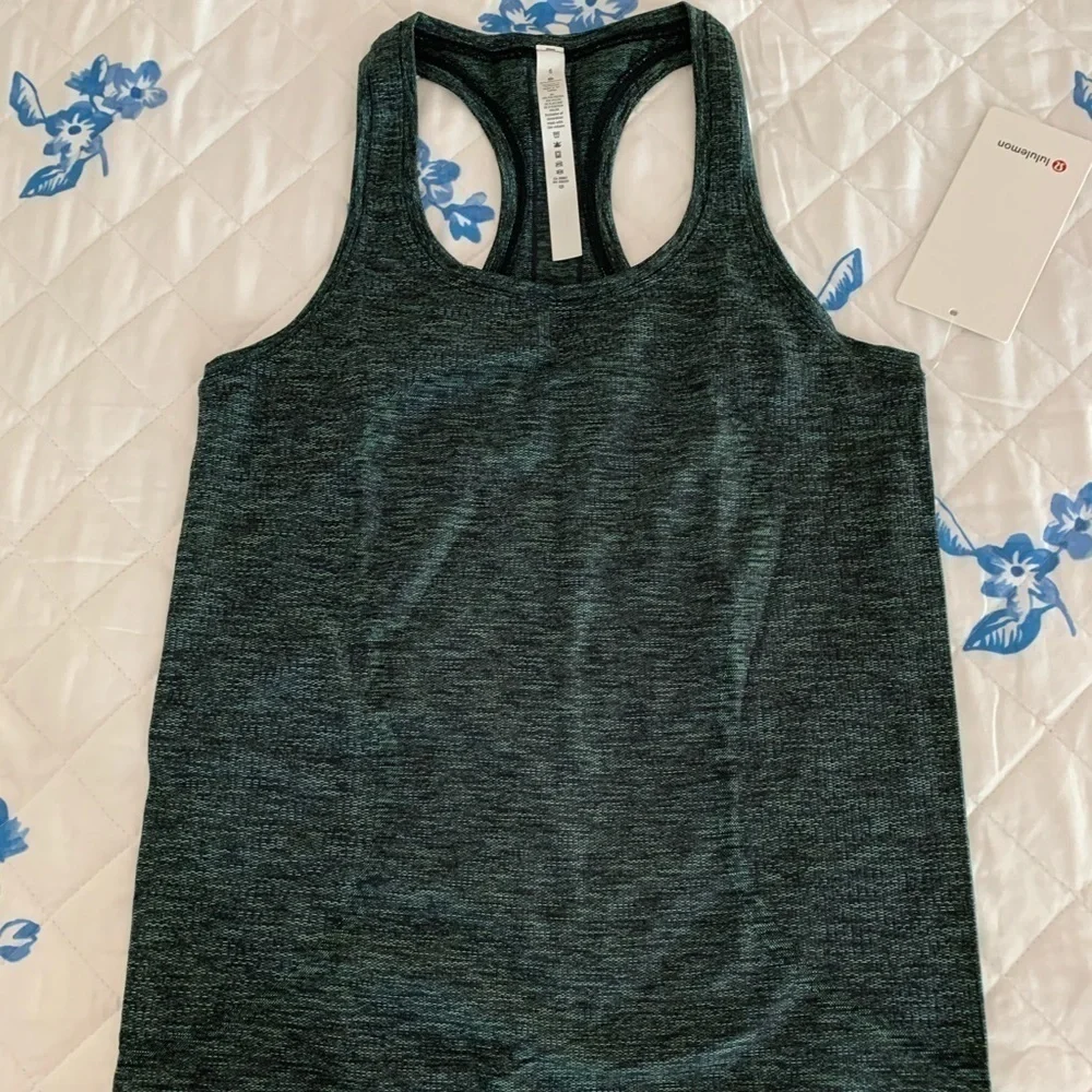 Lululemon Swiftly Tech Racerback 2.0 - Picture 5 of 11